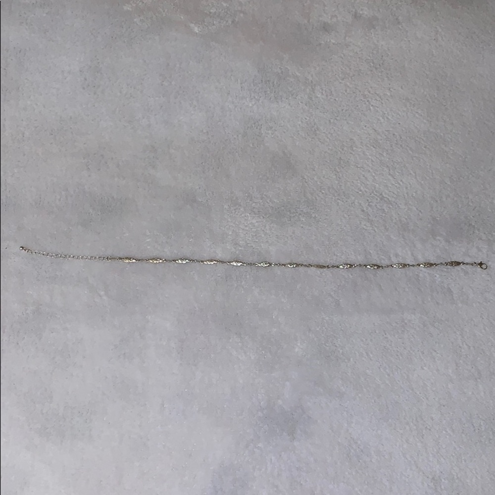 Chocker ~~~barely worn